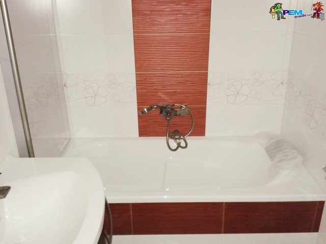 Rekonstrukce malé panelákové koupelny - akrylátová vana Riho Columbia 160x75 s podhlavníkem Riho AH04 | Koupelny-svitavy.cz