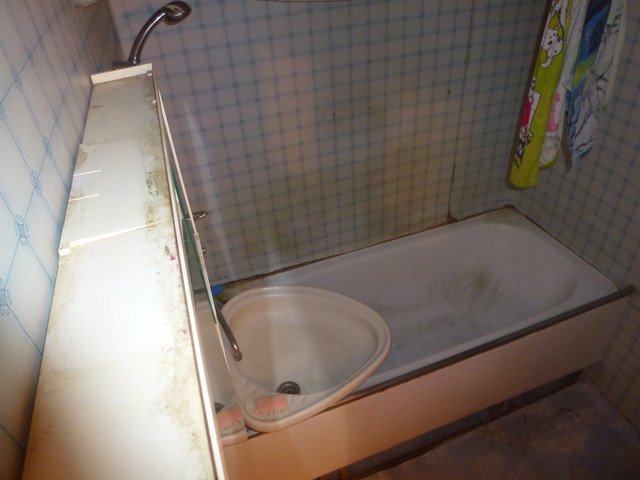Malá koupelna | Umakartovou koupelnu má ještě mnoho z vás. Nemyslíte, že už je čas na rekonstrukci? | Koupelny-svitavy.cz