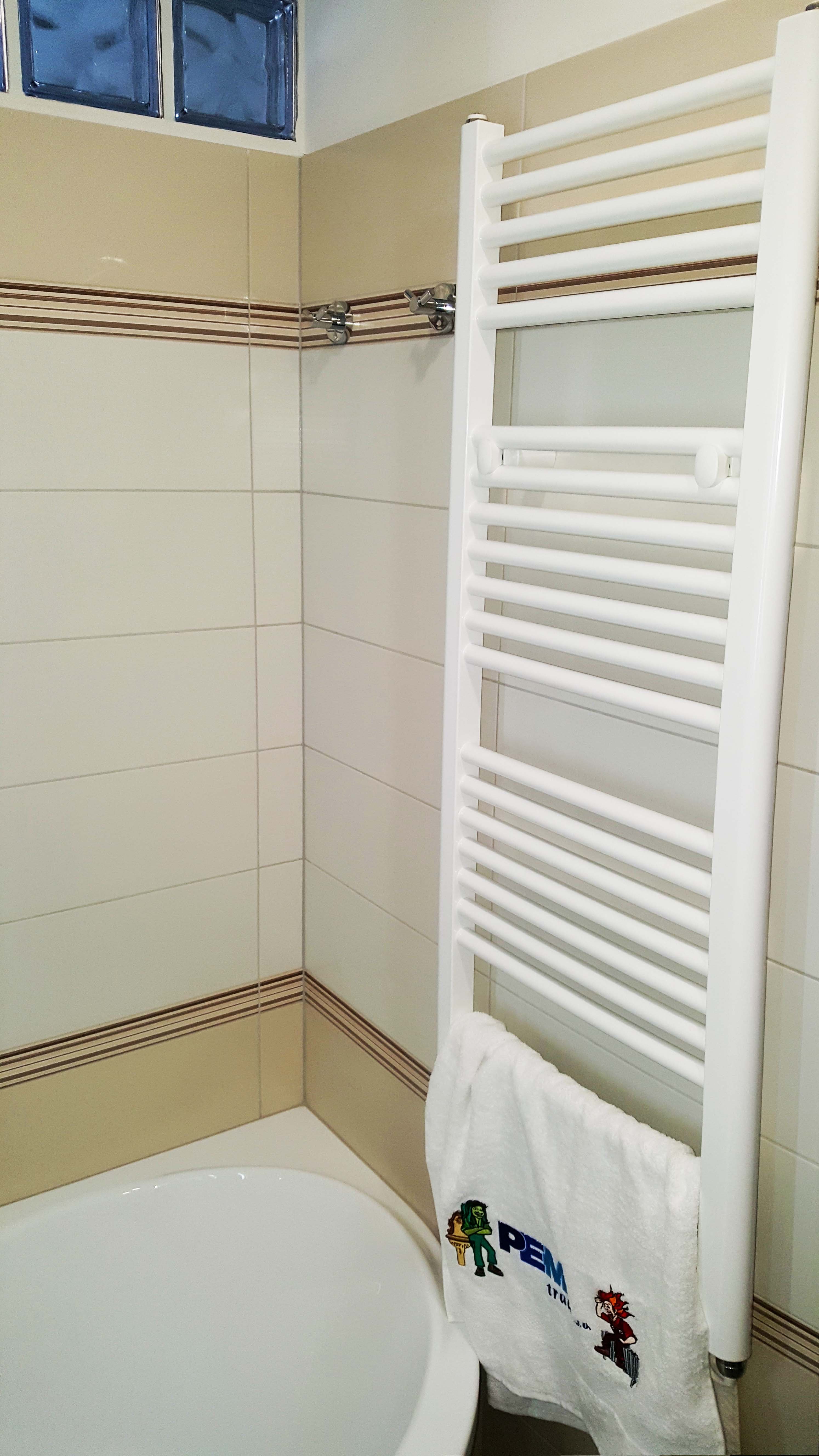 KORADO KORALUX koupelnové těleso Linear Comfort KLT 1220.450, bílá | Koupelny-svitavy.cz