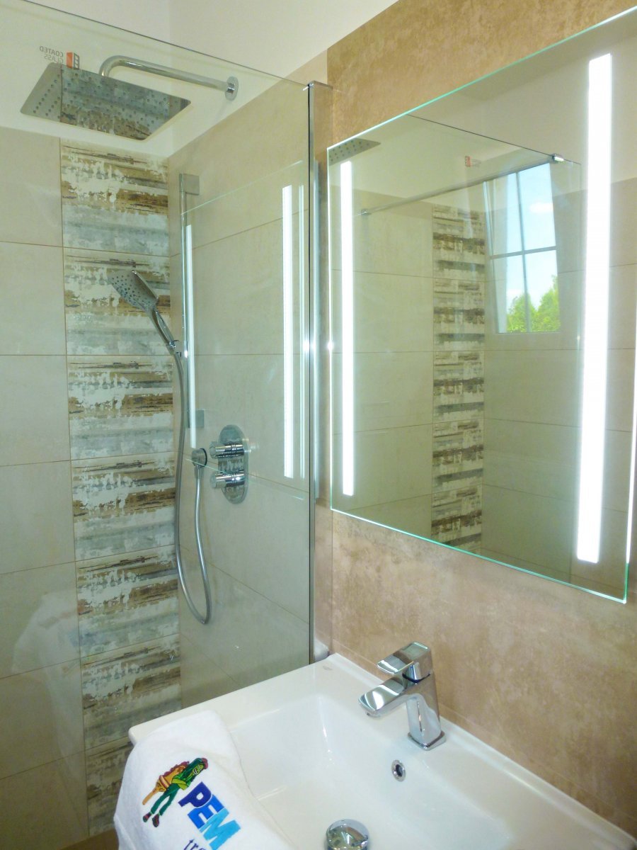 INTEDOOR LINE koupelnové hranaté zrcadlo na desce LI4 ZS 60/70 TF | Rekonstrukce koupelny RD