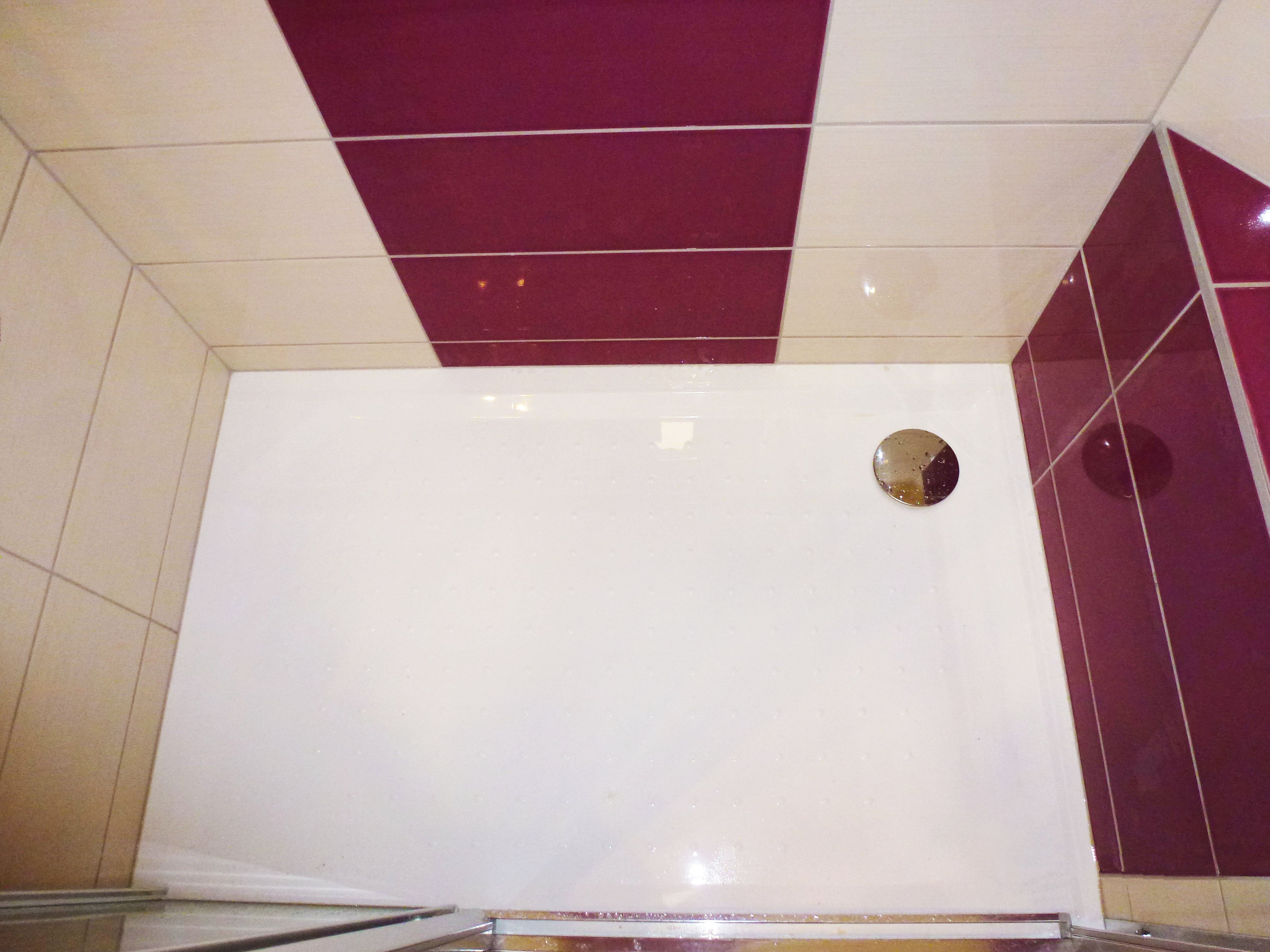 A35 Rekonstrukce koupelny - béžová, fialová, Svitavy