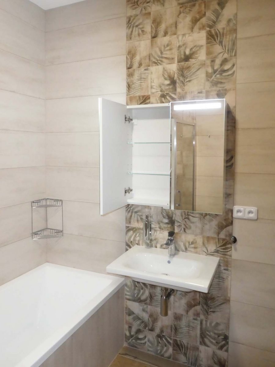 Rekonstrukce - rustikální koupelna s přiznanou stropní klenbou