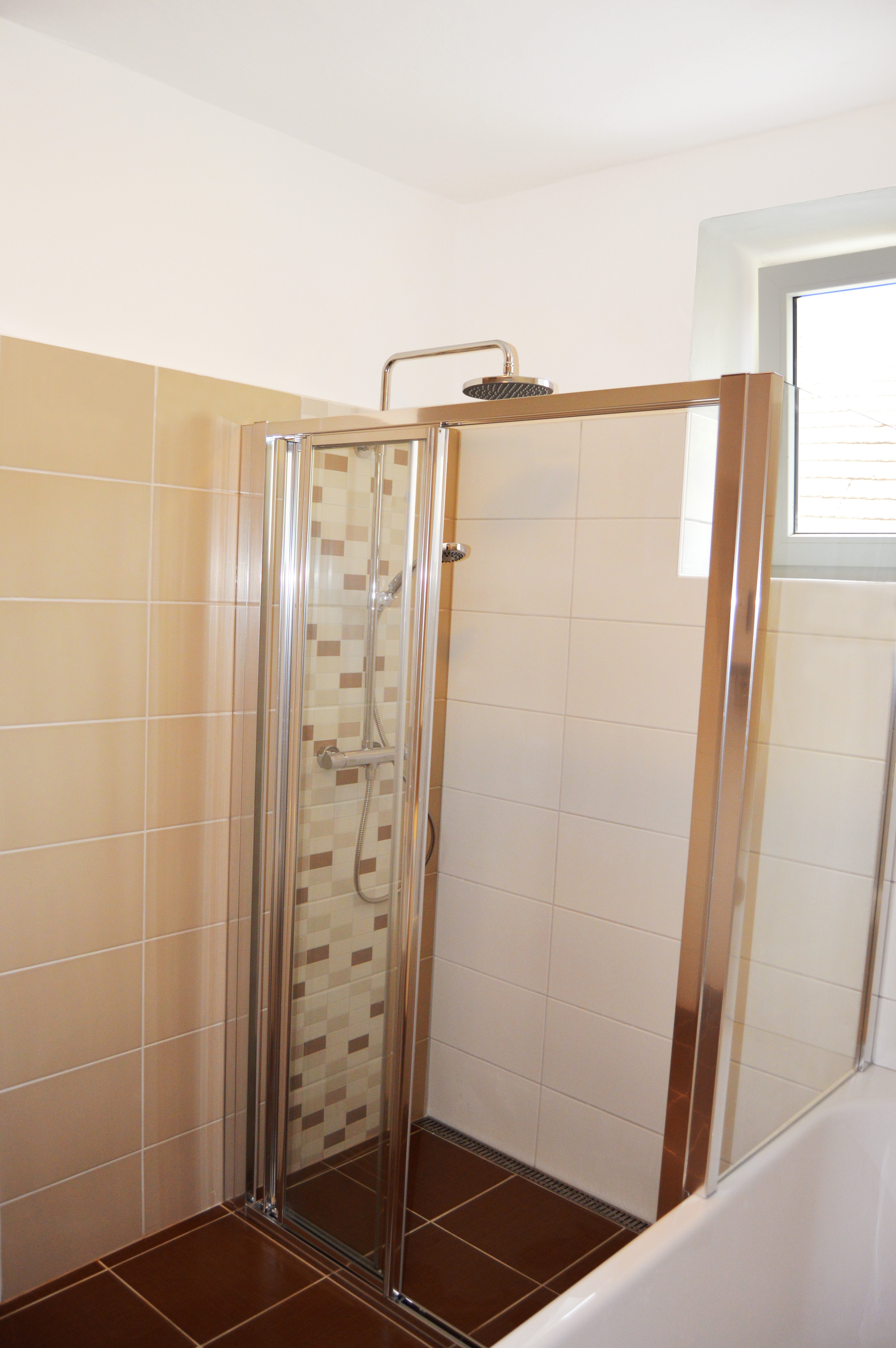 Rekonstrukce koupelny - SanSwiss (Ronal) sprchové dveře série Top Line TOPS3 - třídílné, 1200 mm, aluchrom | Koupelny-svitavy.cz