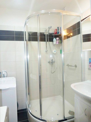 Velmi kvalitní čvtrtkruhový sprchový kout Ronal TOP Line s dvoudílnými posuvnými dveřmi. Rám aluchrom a výplň čiré sklo | Svitavy | Litomyšl