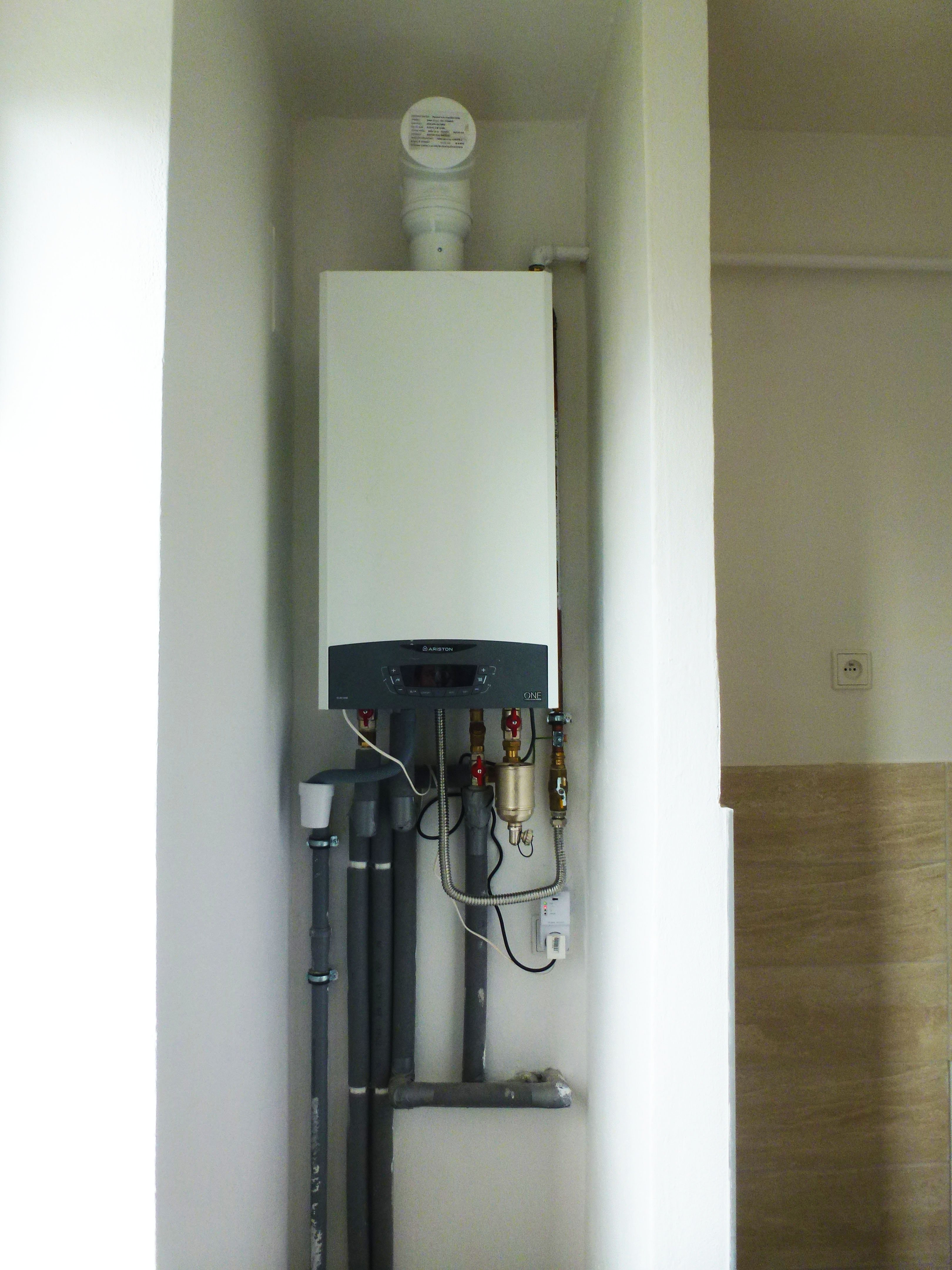 ARISTON CLAS PREMIUM EVO 24 plynový kotel závěsný kondenzační kombinovaný | Koupelny-svitavy.cz