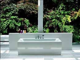 Vana Laufen - koupelna propojená s přírodou